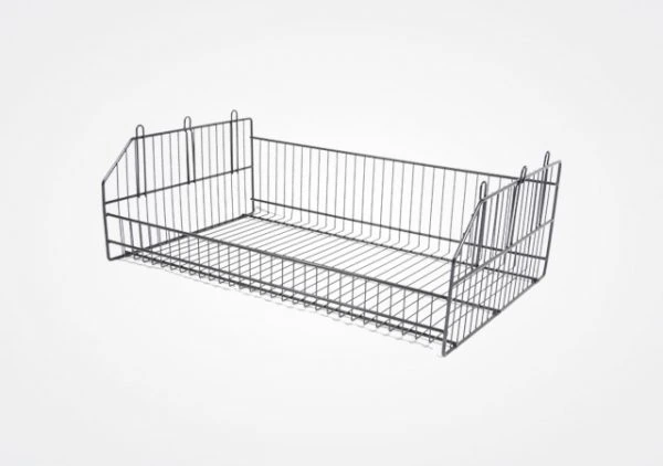 Wire retail display basket for supermarket shelves and merchandise presentation